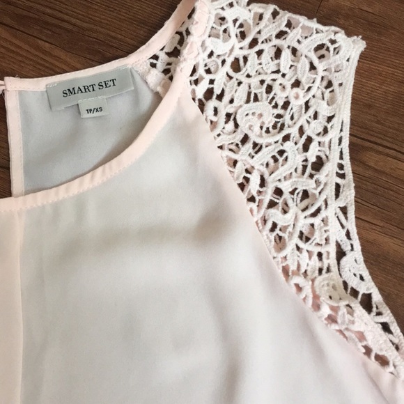 Smart Set Blouse - Picture 4 of 4